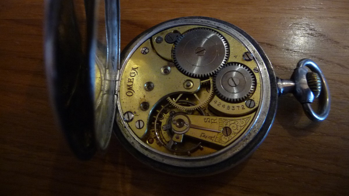 OMEGA : Montre de gousset de marque (Oméga), en argent massif, époque 1900-photo-1