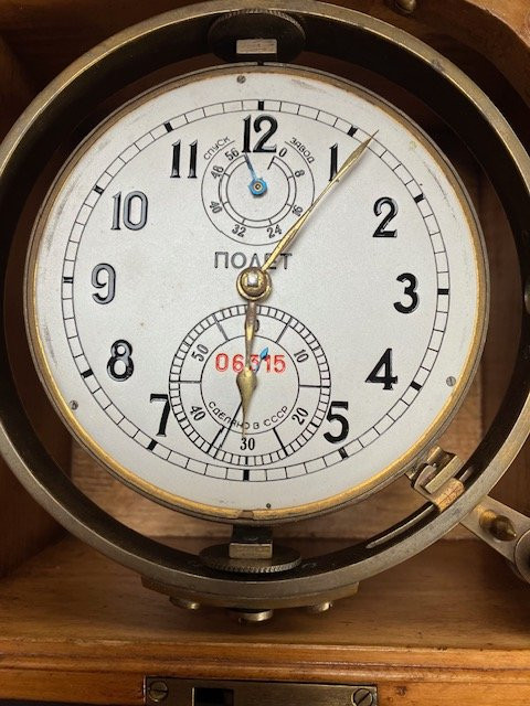 Chronomètre de la Marine Russe avec boitier et double boitier en accajou milieu XXème siècle-photo-3