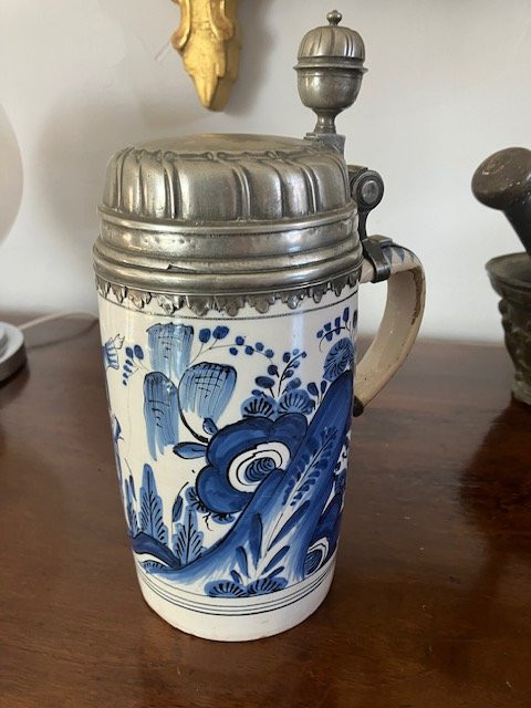 Pichet en faïence du XVIIIème siècle, de fabrication allemande avec couvercle en étain.-photo-2