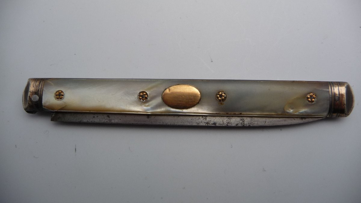 Couteau d'époque XVIIIème, en acier argent , nacre et or-photo-2