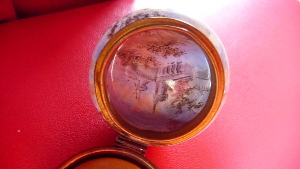 (Tabatière montre) entièrement émaillée, travail Viennois, époque napoléon III.-photo-1
