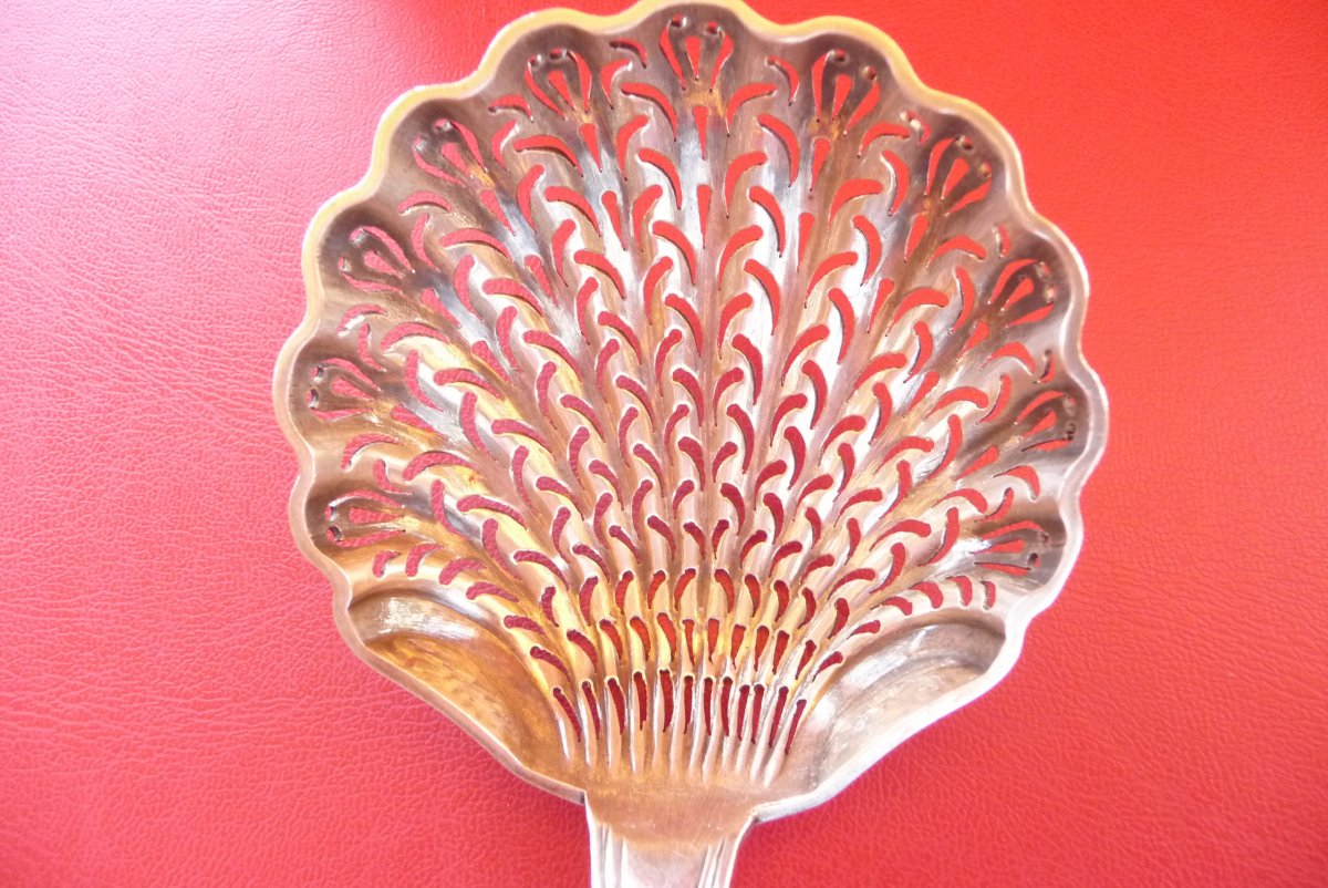 Spoon Saupoudreuse In Sterling Silver, From (louis Patient Cottat, Paris) Circa 1831.