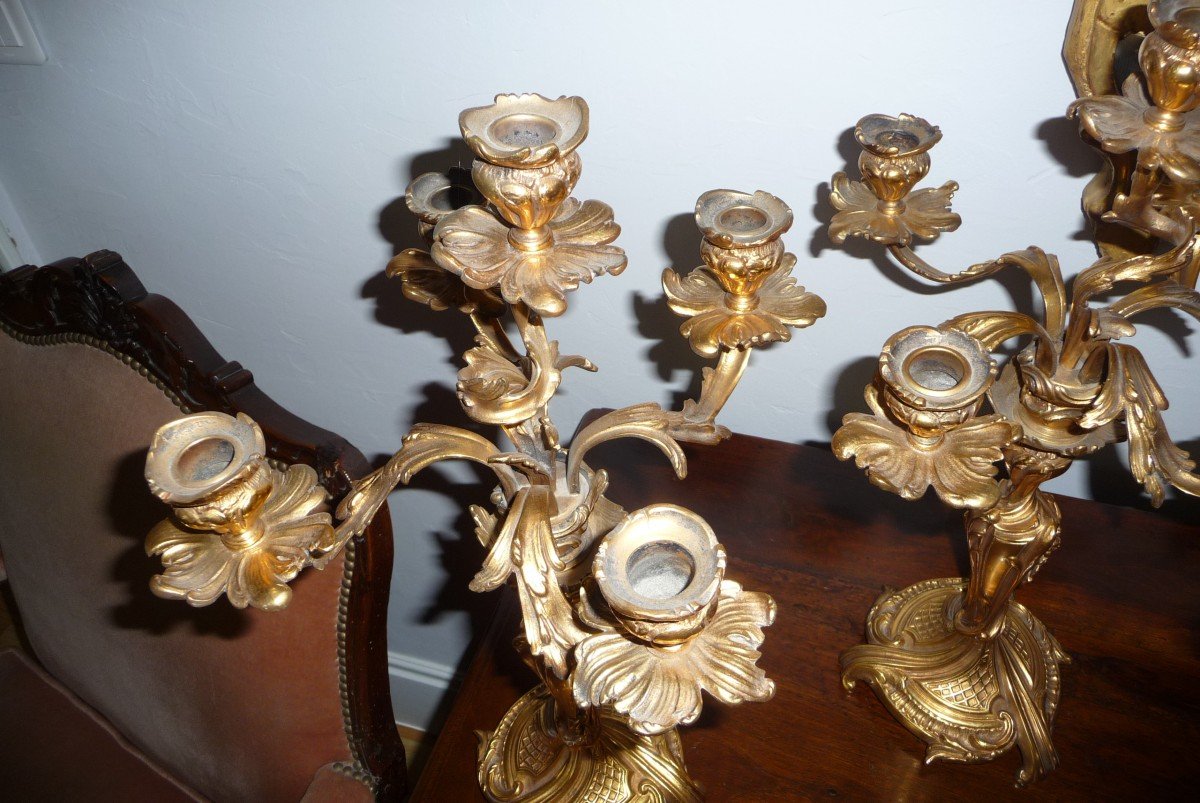 Grande Paire De Candélabres En Bronze Doré, De Style Louis XV, à Cinq Bras De Lumière.-photo-4