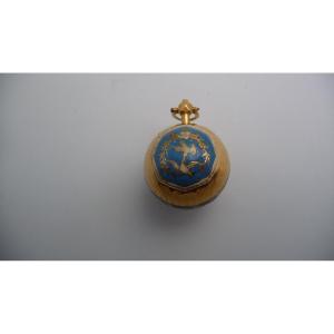Montre boule en or émaillé, vraisemblablement (Genève), époque Premier Empire