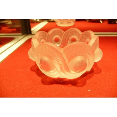 LALIQUE, Coupe En Verre Polylobé 