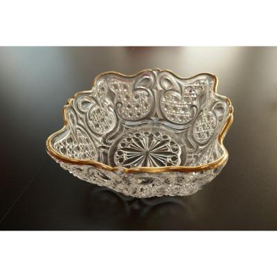 Baccarat :  Belle Coupe En Cristal De Baccarat Du XIXème Siècle Avec Signature Moulée.