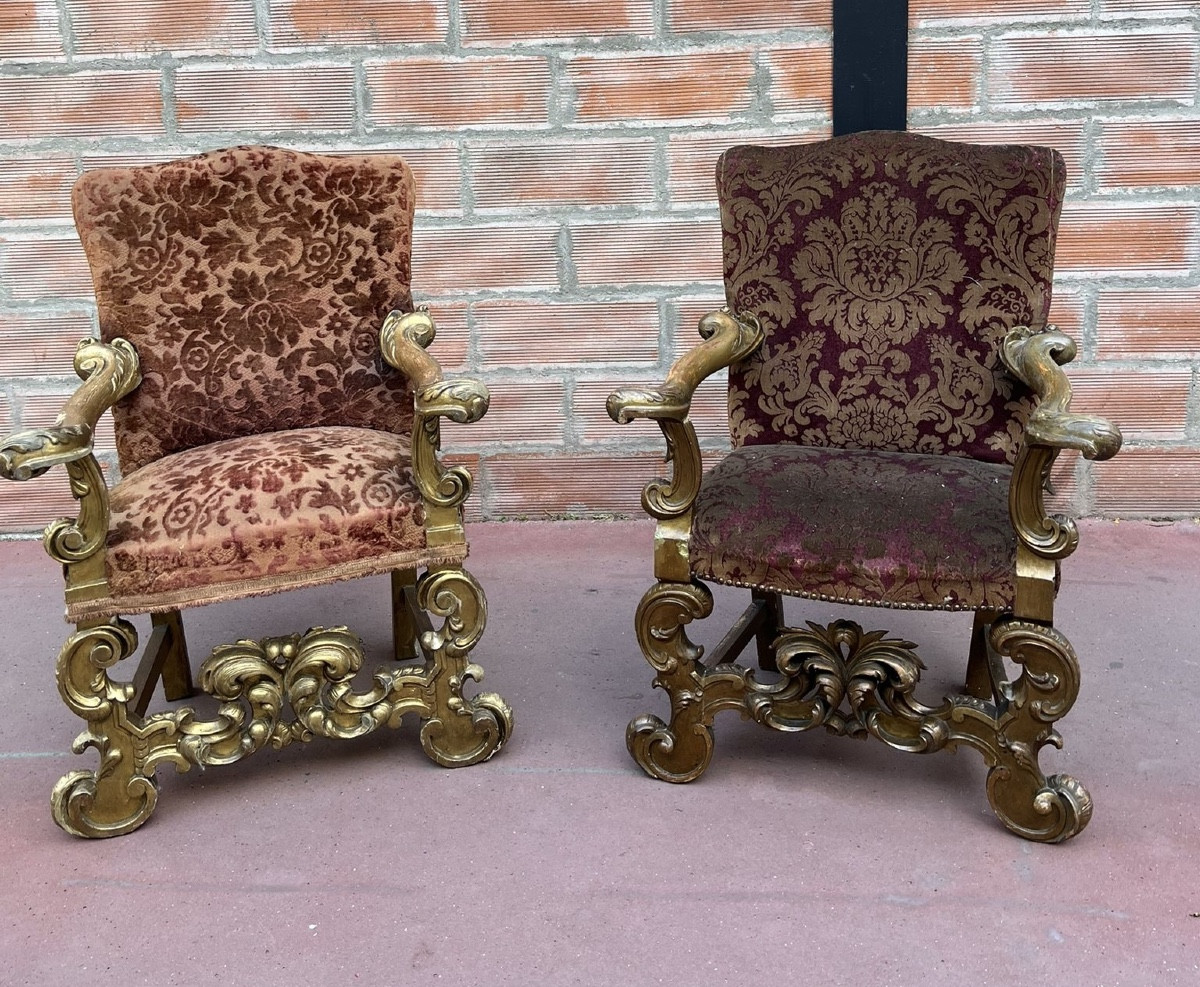 2fauteuils vénitiens de style baroque XIX EME noyer et rehauts de dorure 
