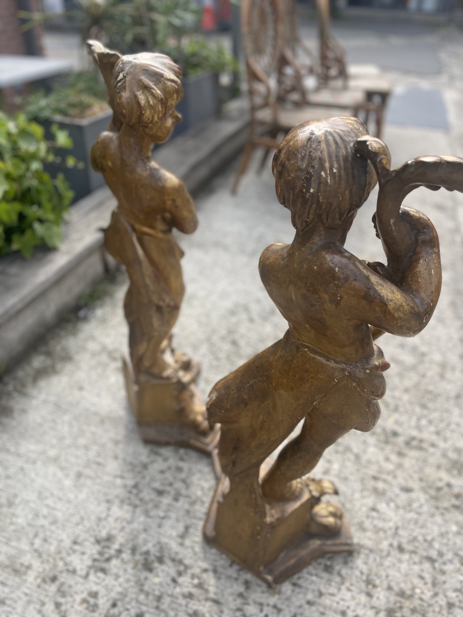 Paire de chérubins en bois doré, XVIIIe siècle-photo-1