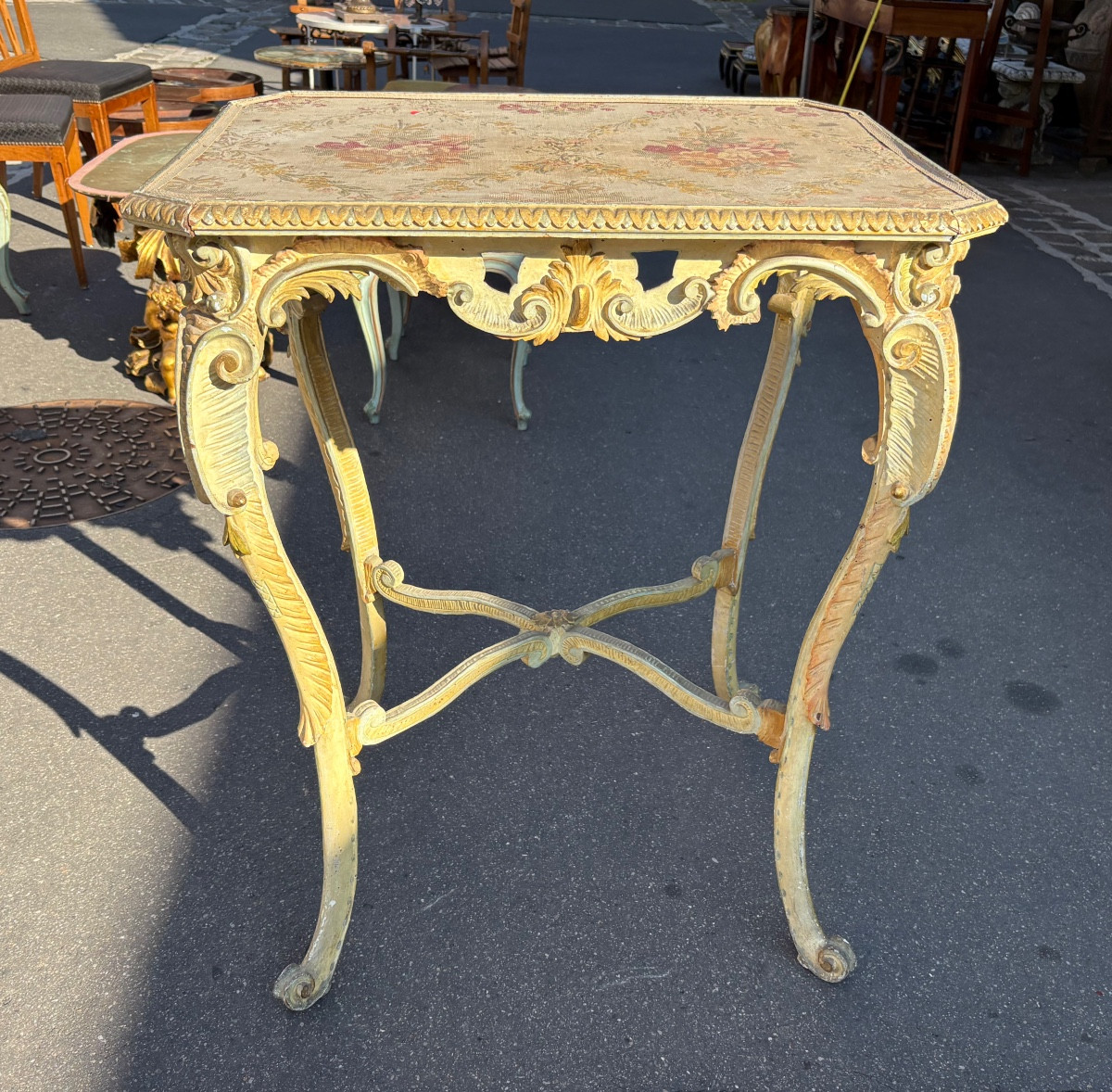 Gueridon  de salon bois laqué sculpté XIX  Italie -photo-3