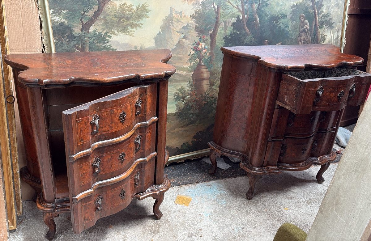 Pair Of Italian Chests Of Drawers In Walnut And Tuya Marquetry, 19th Century 