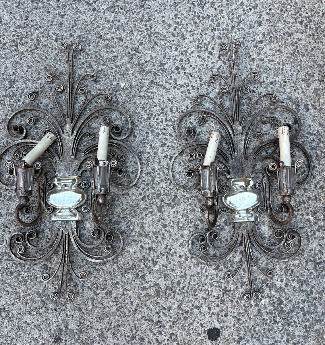 Paire d’appliques fer forgé patine argentée Italie XX EME  Banci