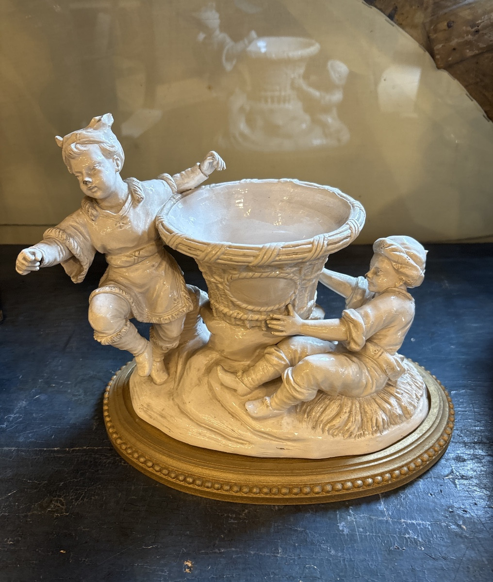 Jardinière en faïence blanche 19 EME  