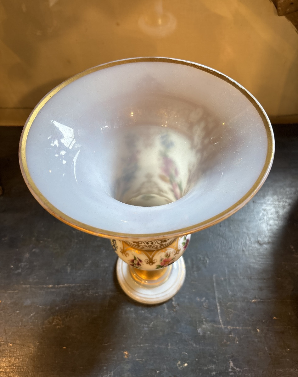 A 19th Century Opaline Vase With Painted Decoration Of Bouquets Of Flowers -photo-3