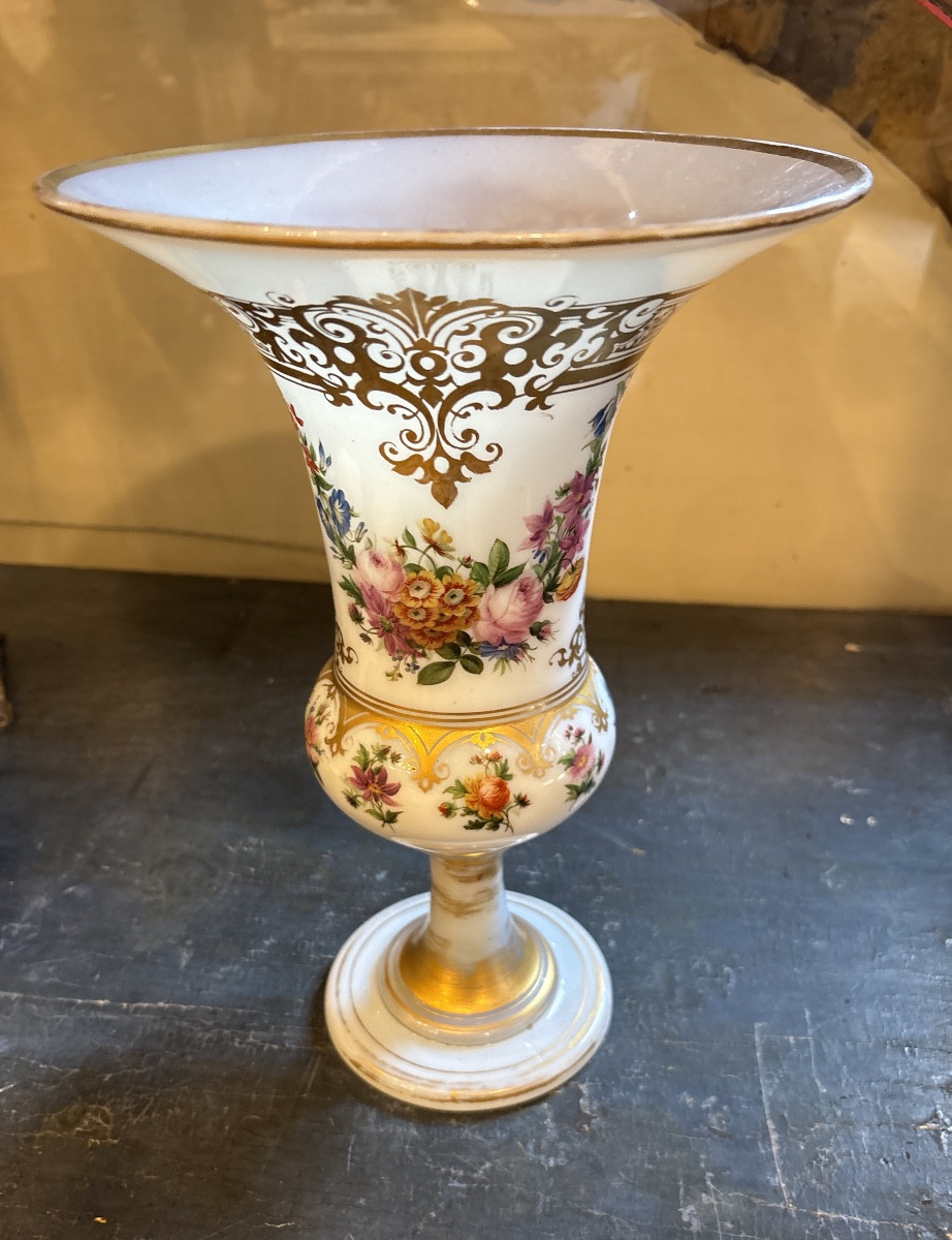 A 19th Century Opaline Vase With Painted Decoration Of Bouquets Of Flowers 