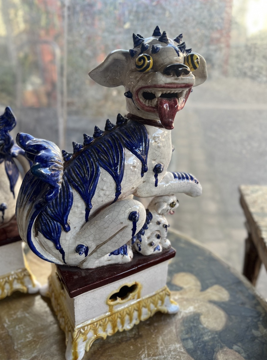 Pair Of Glazed Ceramic Figures – Italy, In The Style Of Chinese Foo Dogs -photo-3
