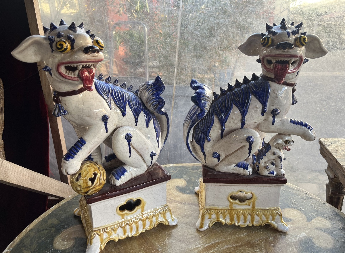 Pair Of Glazed Ceramic Figures – Italy, In The Style Of Chinese Foo Dogs -photo-4