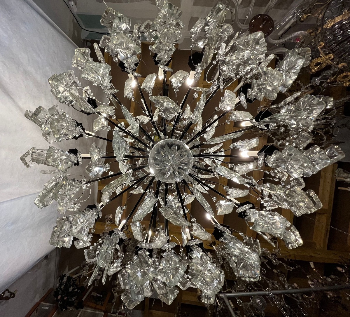 Grand lustre cage bronze patine brune et plaques cristal 16 lumières -photo-4