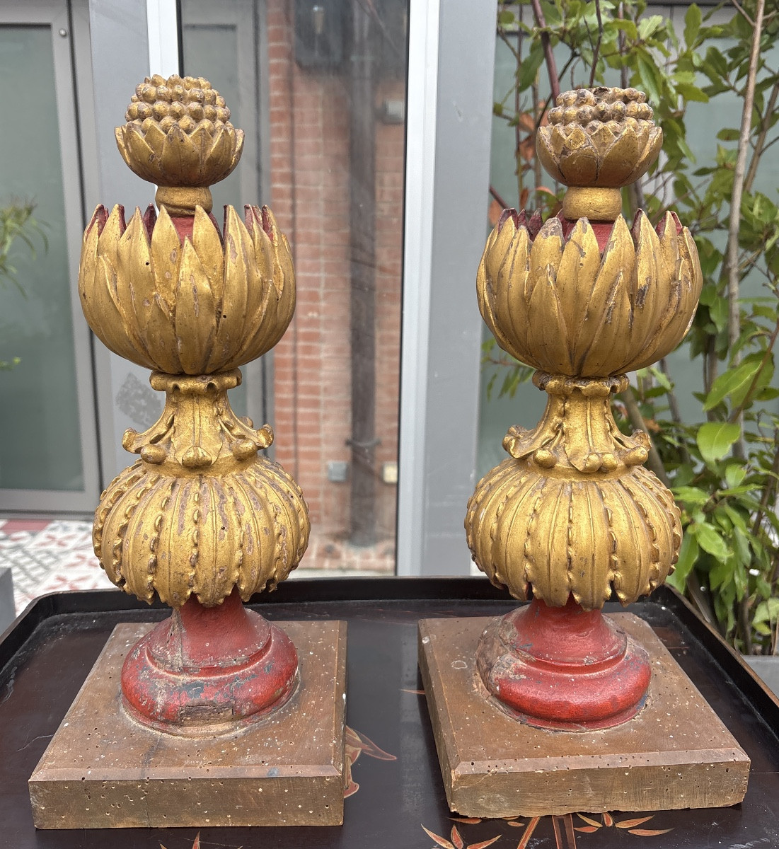 Paire de bois sculptés de forme végétale XIX EME siècle Italie pouvant être monté en lampes 