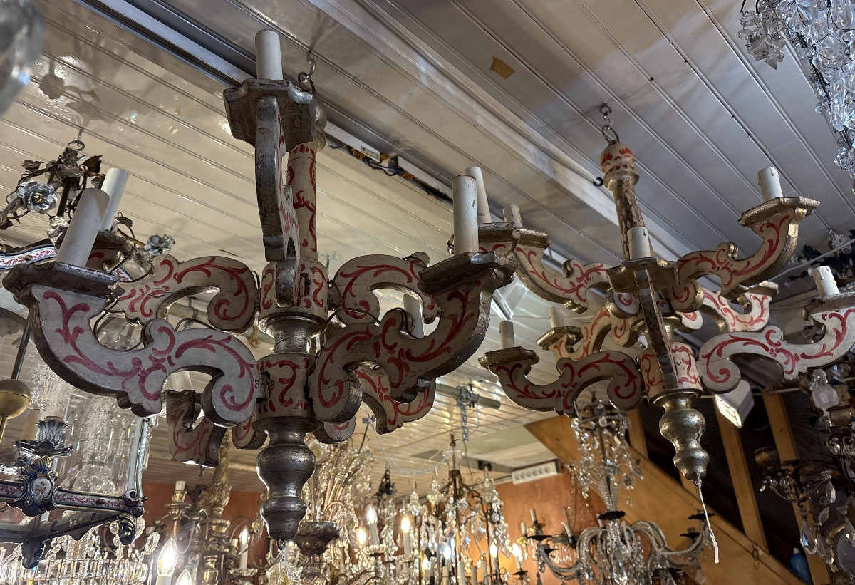 Pair Of 8-light Chandeliers In Painted And Silvered Wood, Italy, 19th Century 
