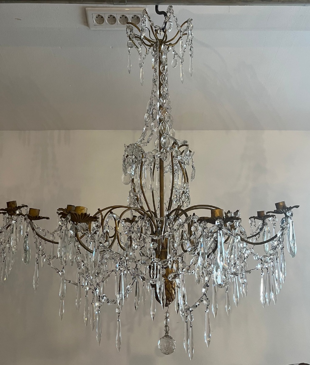 Pair Of 19th Century Italian Chandeliers With Wrought Iron Frames And Antique Crystal Garlands -photo-4