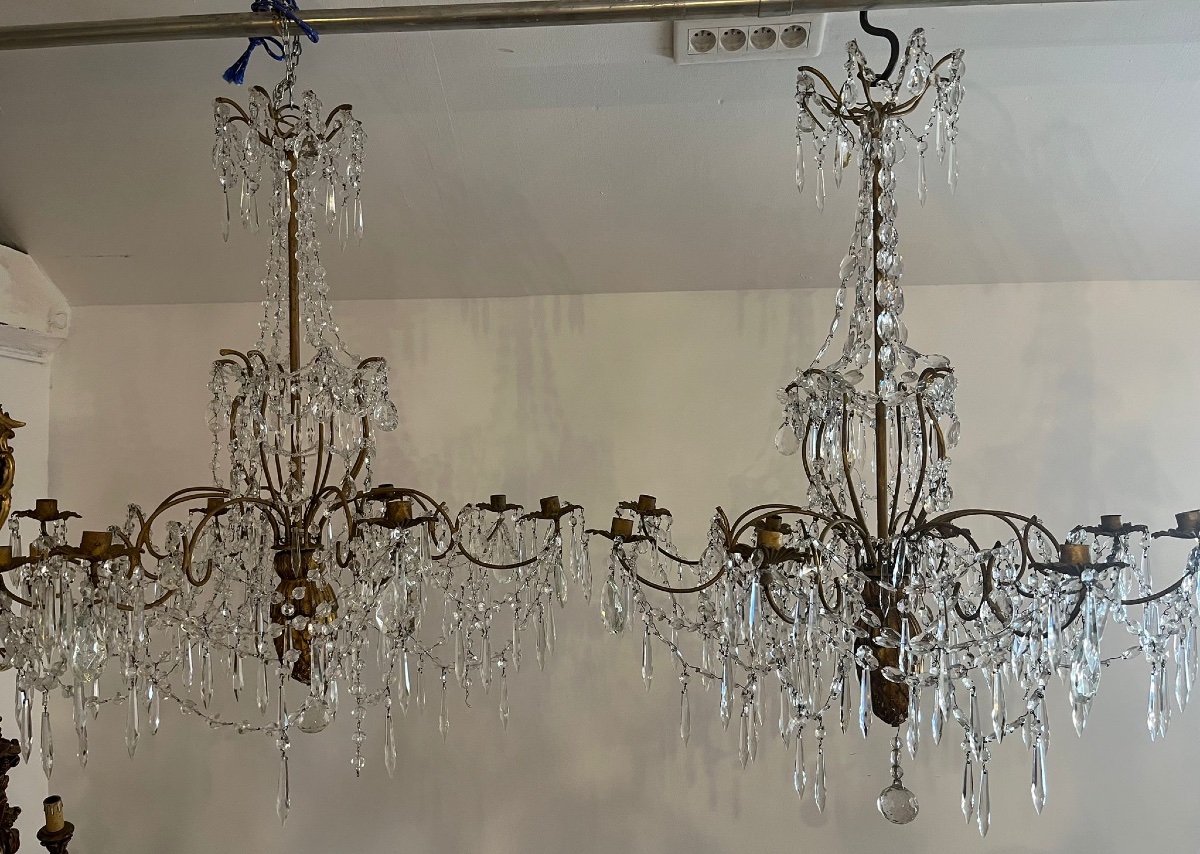 Pair Of 19th Century Italian Chandeliers With Wrought Iron Frames And Antique Crystal Garlands -photo-1