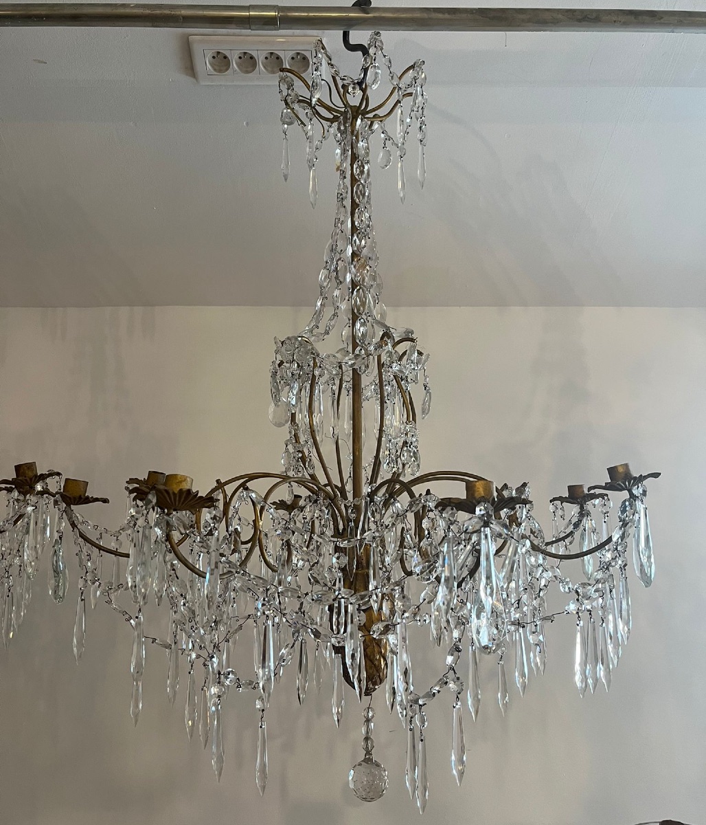 Pair Of 19th Century Italian Chandeliers With Wrought Iron Frames And Antique Crystal Garlands -photo-3