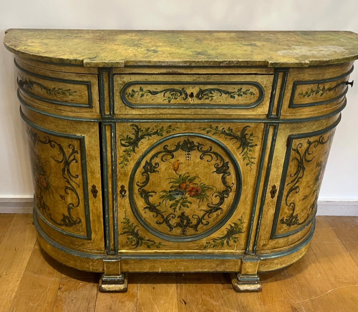 Buffet peint italien 3 portes dessus marbre XIX EME 