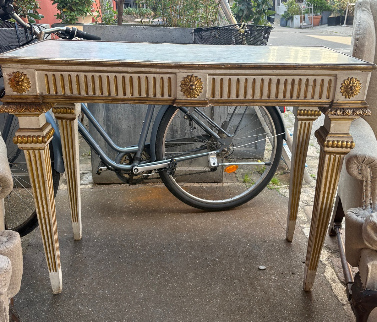 Console italienne fin XVIII EME laquée et dorée  