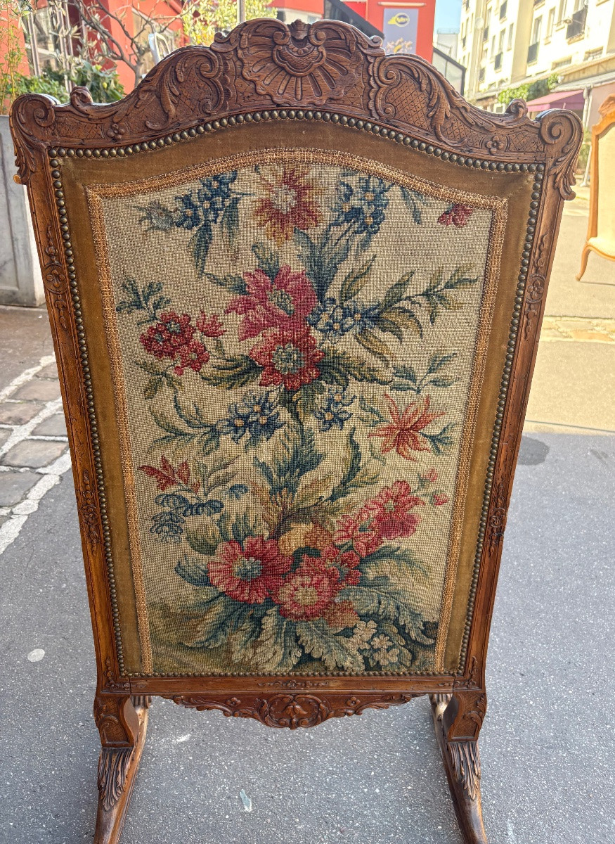 Walnut Fire Screen With Petit Point Tapestry Early 18th Century-photo-3