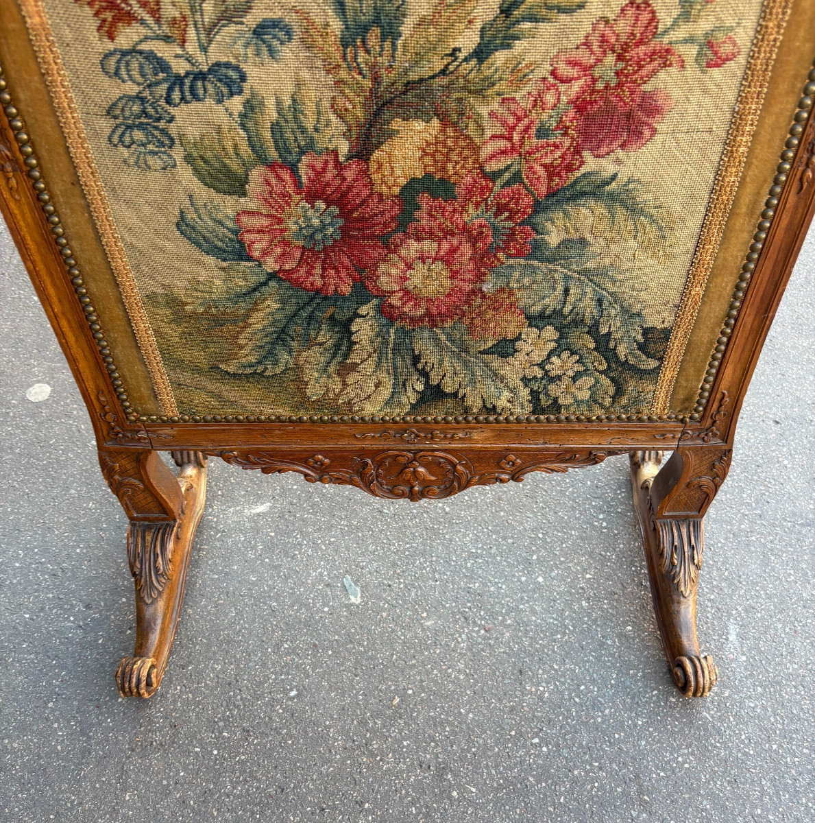 Walnut Fire Screen With Petit Point Tapestry Early 18th Century-photo-4