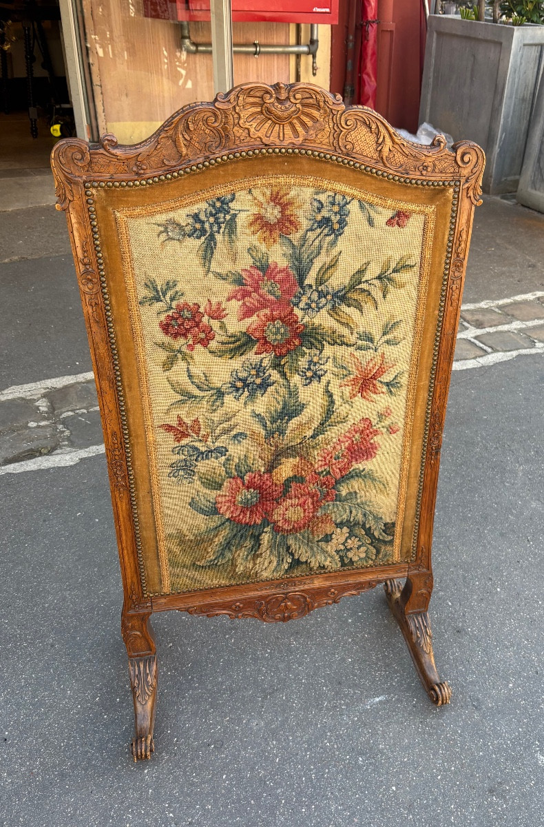 Walnut Fire Screen With Petit Point Tapestry Early 18th Century