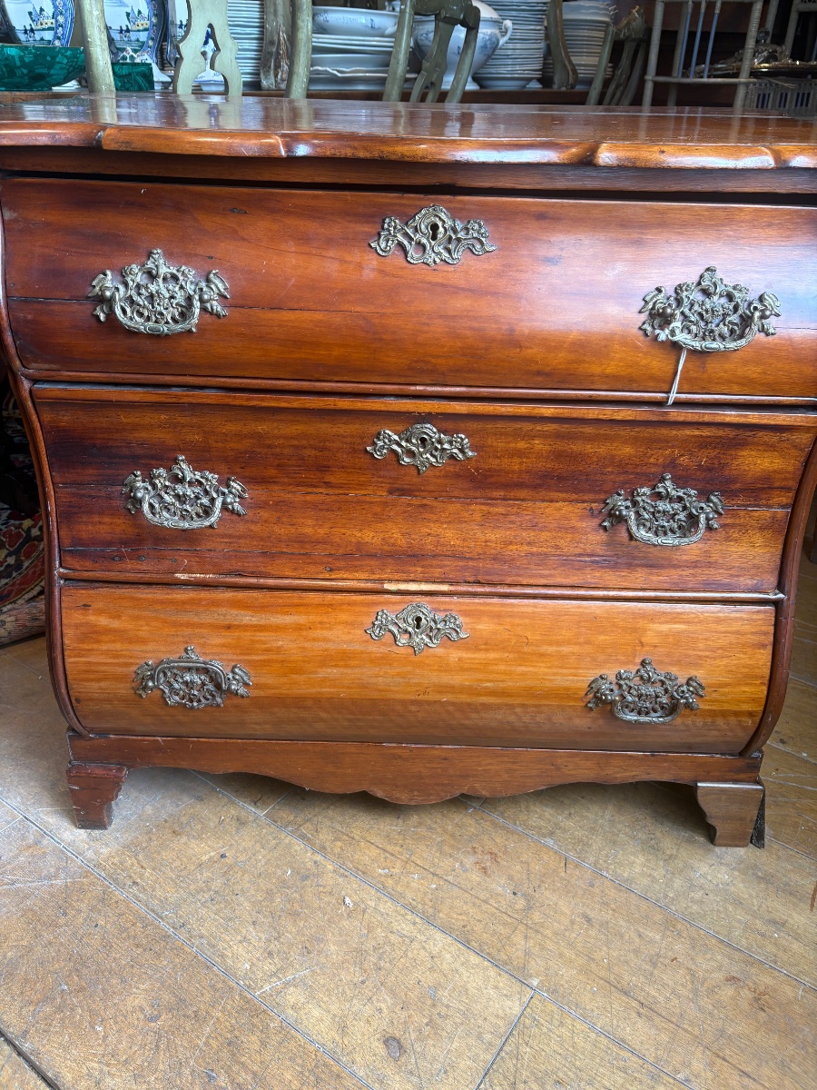 Commode hollandaise acajou milieu XIX  façade galbée -photo-3