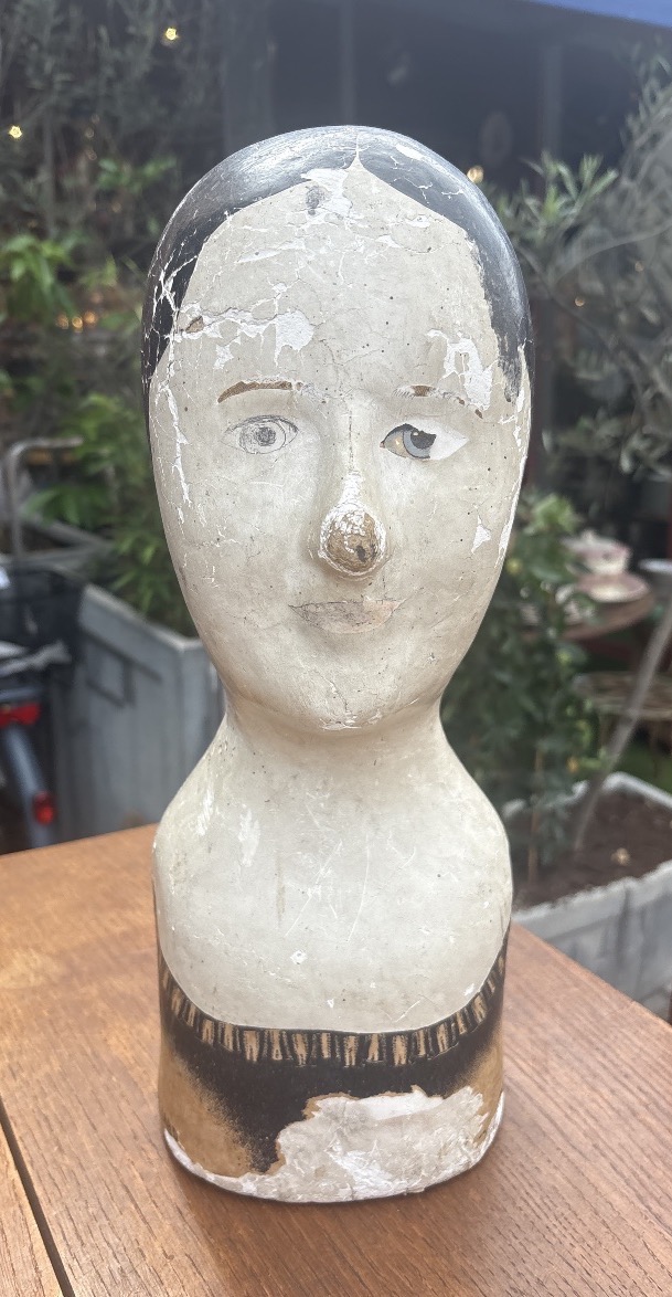 Marotte ou tête en papier mâché 19 EME  pour coiffe traditionnelle