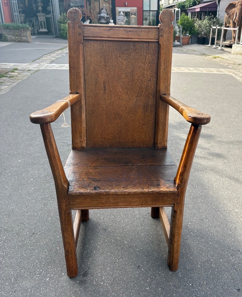 Fauteuil en bois art populaire 19 EME châtaigner