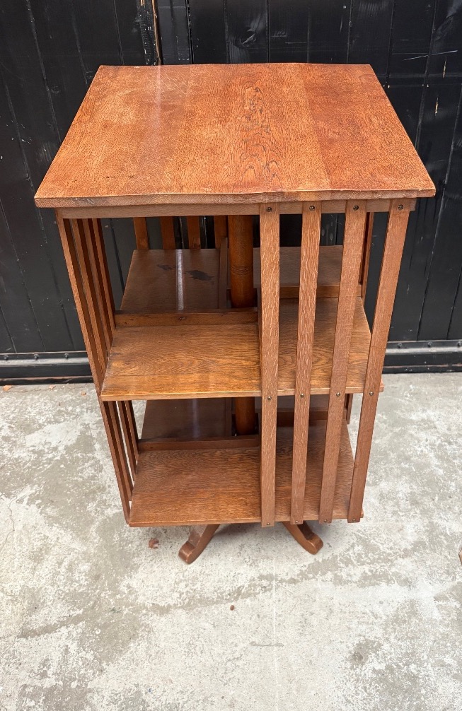 Early XXth Century 2-storey Oak Revolving Bookcase-photo-4