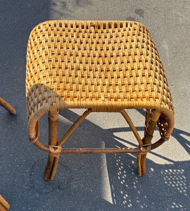 2 Rattan Stools And A Rattan Pedestal Table From The 1950s -photo-1