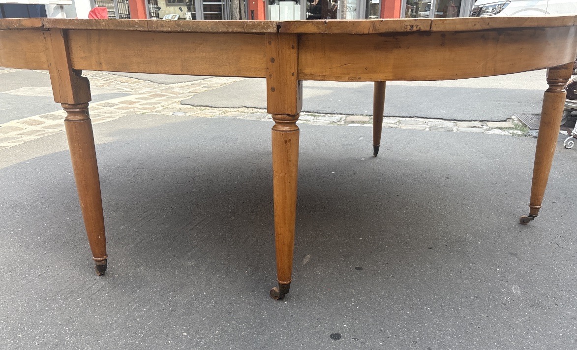 Early 19th-century Table Made Of Cherry Wood With A Banded Top And Spindle Legs -photo-4