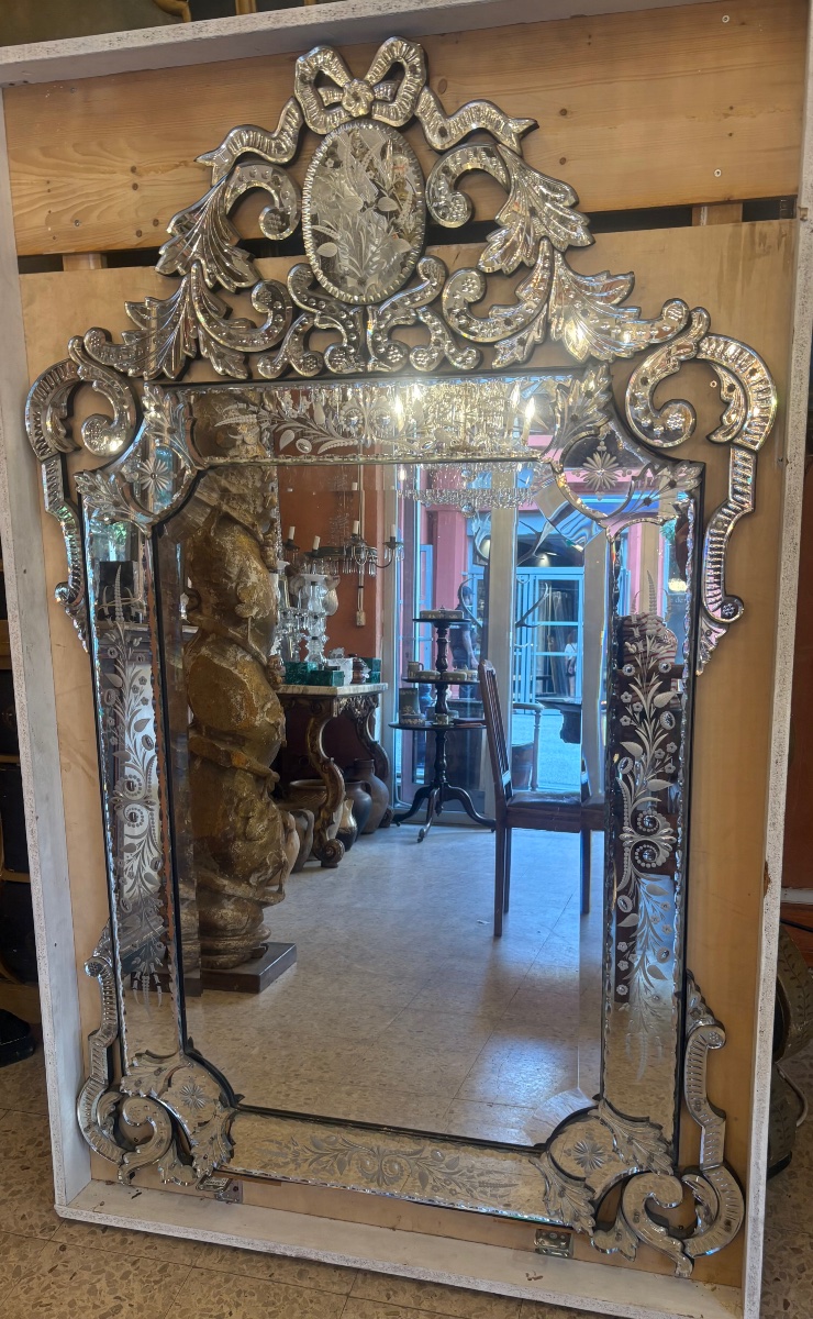Late 19th-century Venetian-style Mirror With Engraved Decoration  