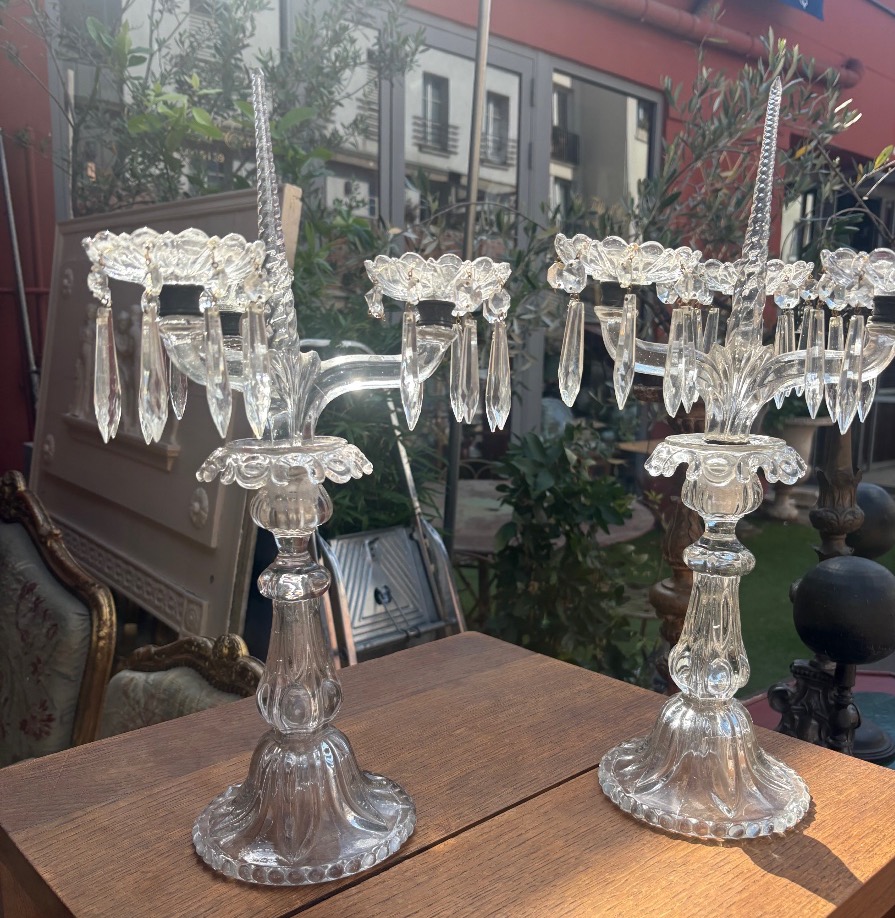 Paire de candélabres en cristal moulé modèle de Baccarat de la fin  du  XIX EME 