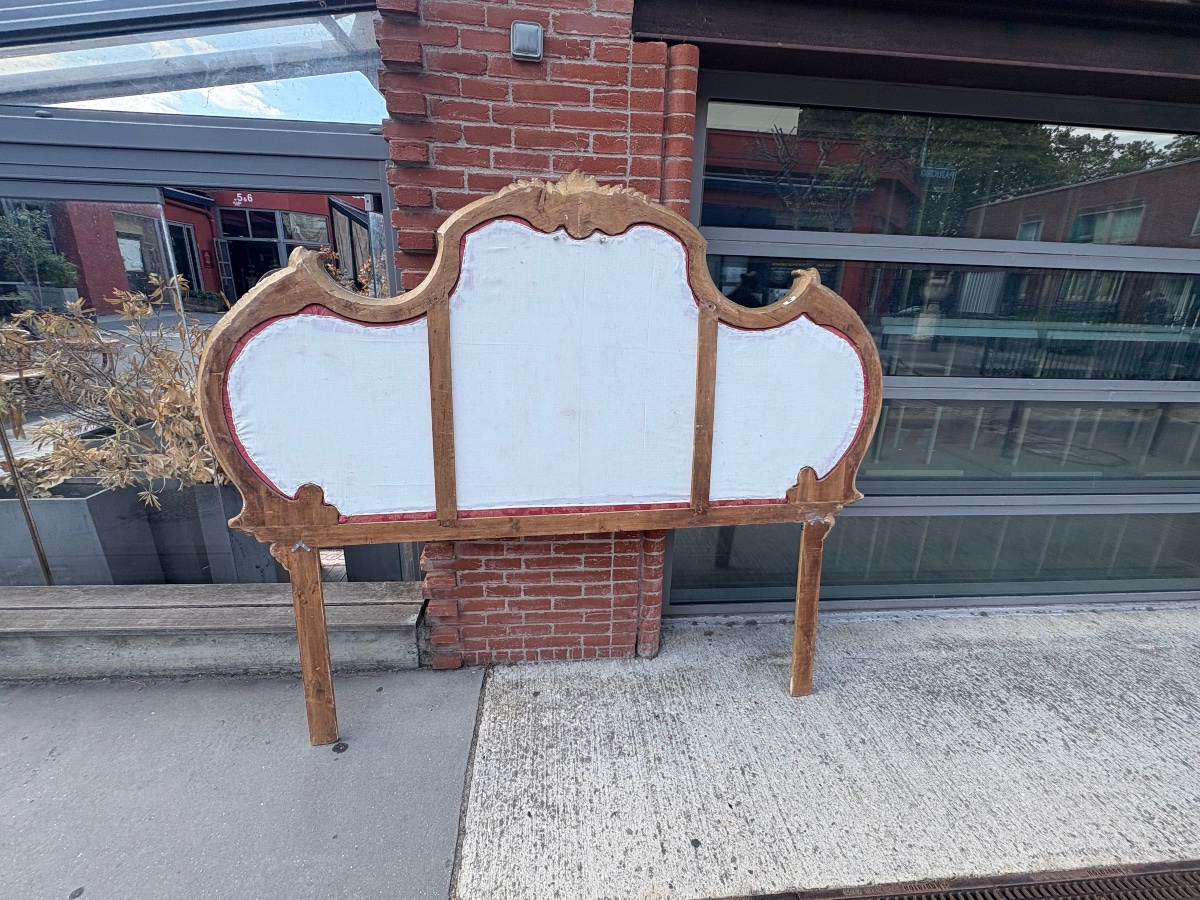 19th-century Italian Baroque-style Gilded Wooden Headboard -photo-4