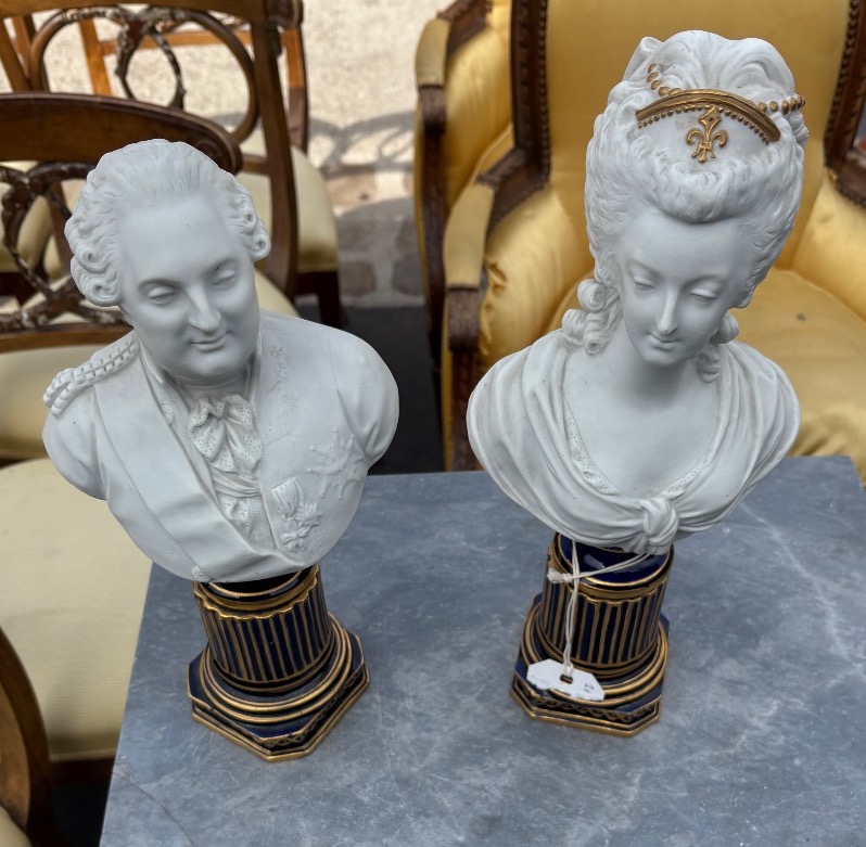 Pair Of Porcelain And Bisque Busts Depicting Louis XVI And Marie Antoinette, 19th Century -photo-2
