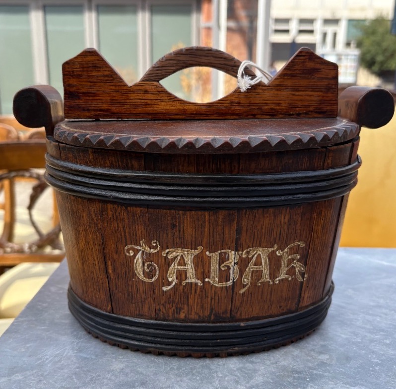 Pot à tabac en bois sculpté et teinté XIX EME Hollande 