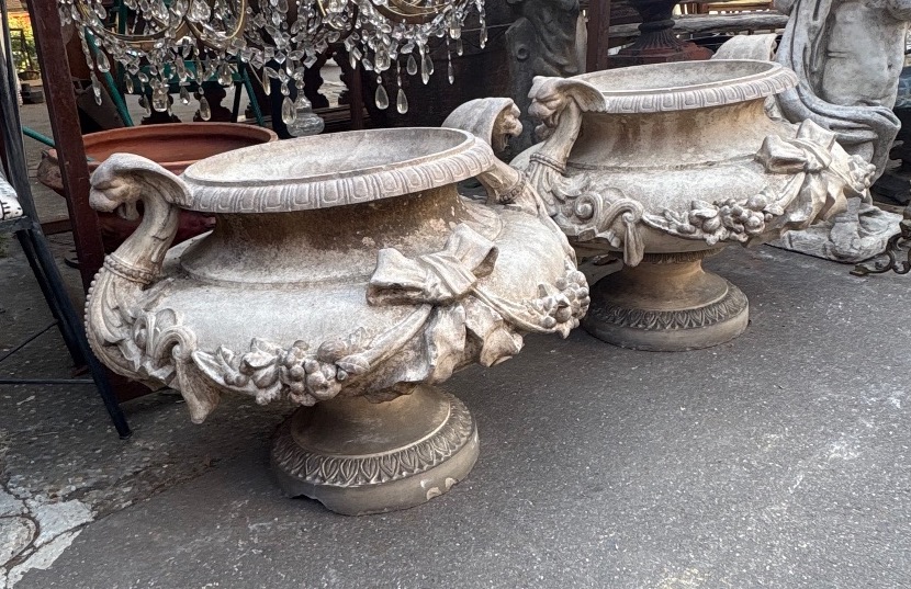 Pair Of 19th-century Greige Terracotta Planters -photo-3