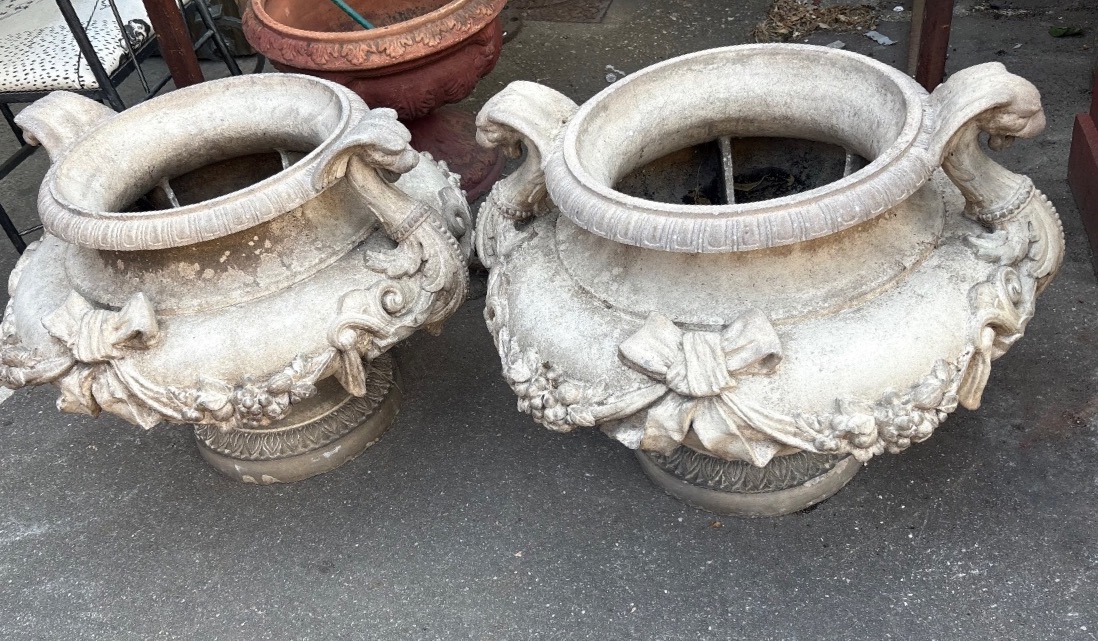 Pair Of 19th-century Greige Terracotta Planters -photo-3