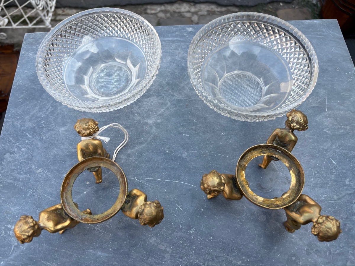Pair Of Cut Crystal Goblets On A Gilded Bronze Base Featuring Three Putti, 19 Eme -photo-4