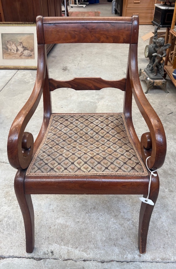 Fauteuil d’enfant en acajou  d’époque restauration  XIX EME 