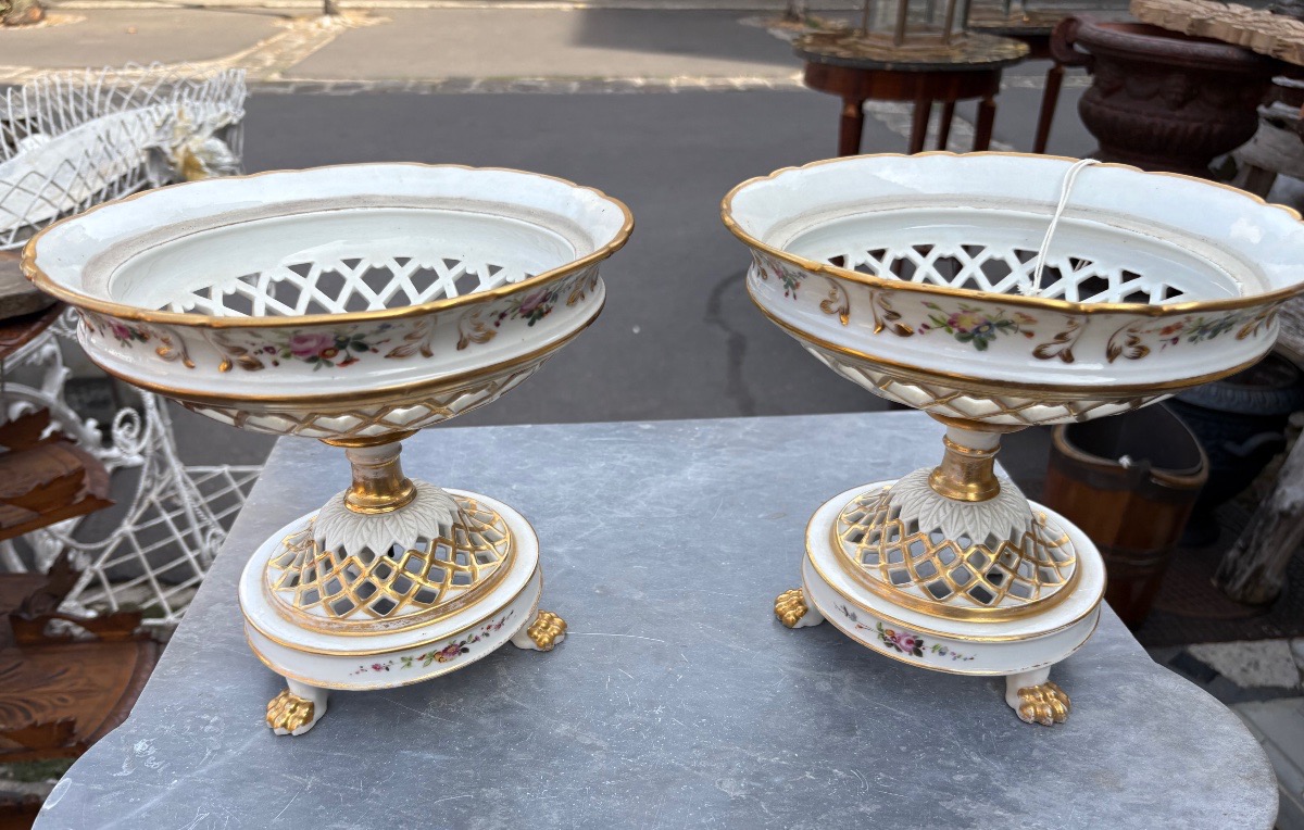 Pair Of Display Cups Made Of Paris Porcelain, Mid-19th Century 
