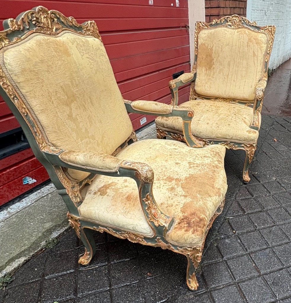 Paire de fauteuils de style régence en bois sculpté et patiné  XIX EME  -photo-5