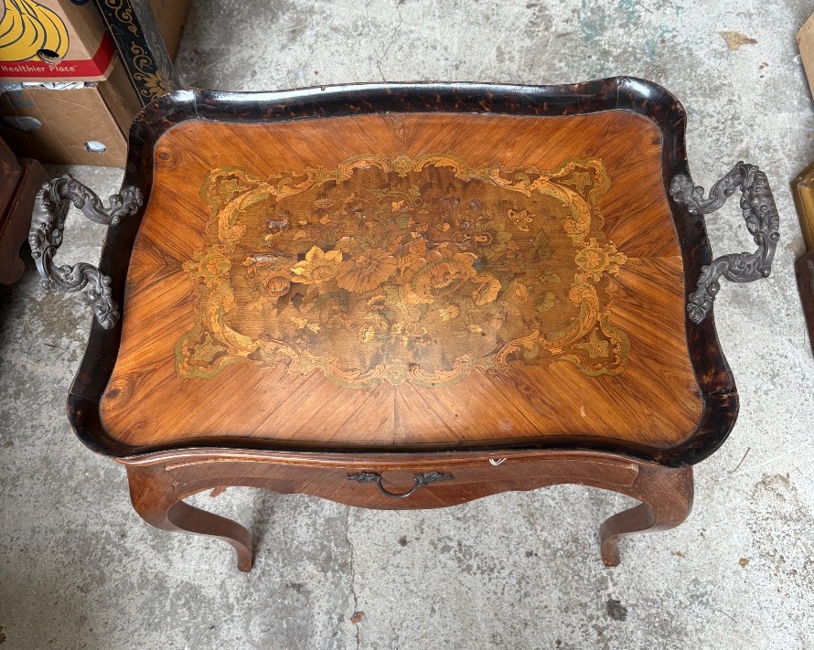 Table d’appoint marquetée avec plateau amovible XIX EME 