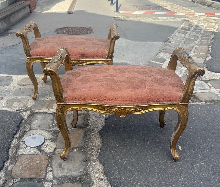 Paire de banquettes avec bras sur les cotés bois doré style Louis XV Italie début  XX EME 